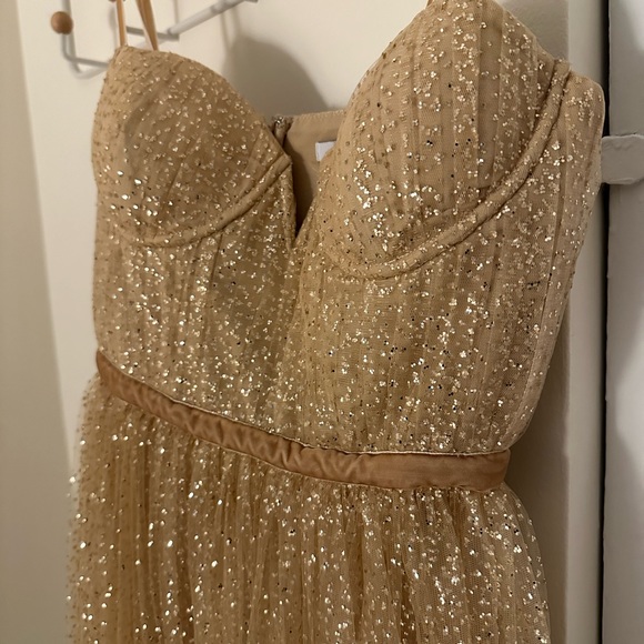 Sau Lee Selena Dress in Gold - Picture 5 of 6